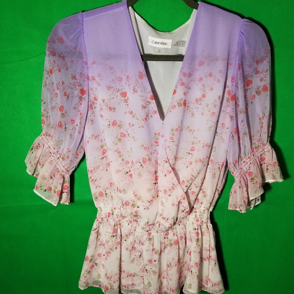 Calvin Klein Womens Small Floral‎ Ruffle Blouse Surplice Peplum Hem Top Purple